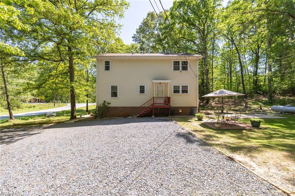 2457 Leonae Drive Property Photo 23