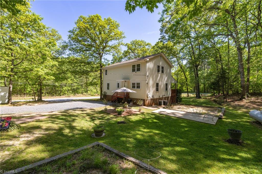 2457 Leonae Drive Property Photo 24