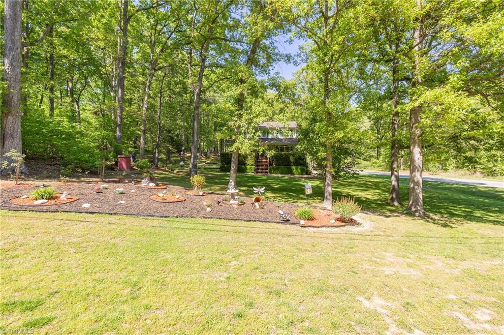 2457 Leonae Drive Property Photo 27