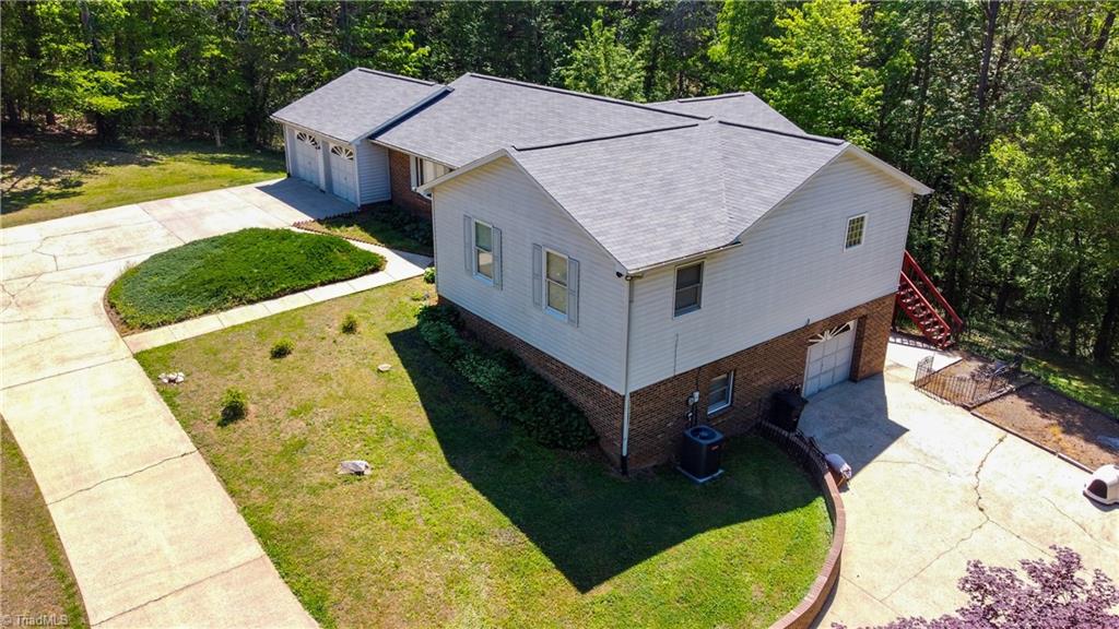 1495 Devaux Road Property Photo 3