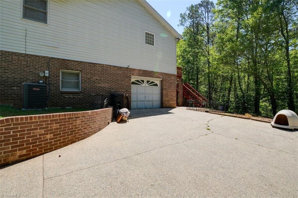 1495 Devaux Road Property Photo 5