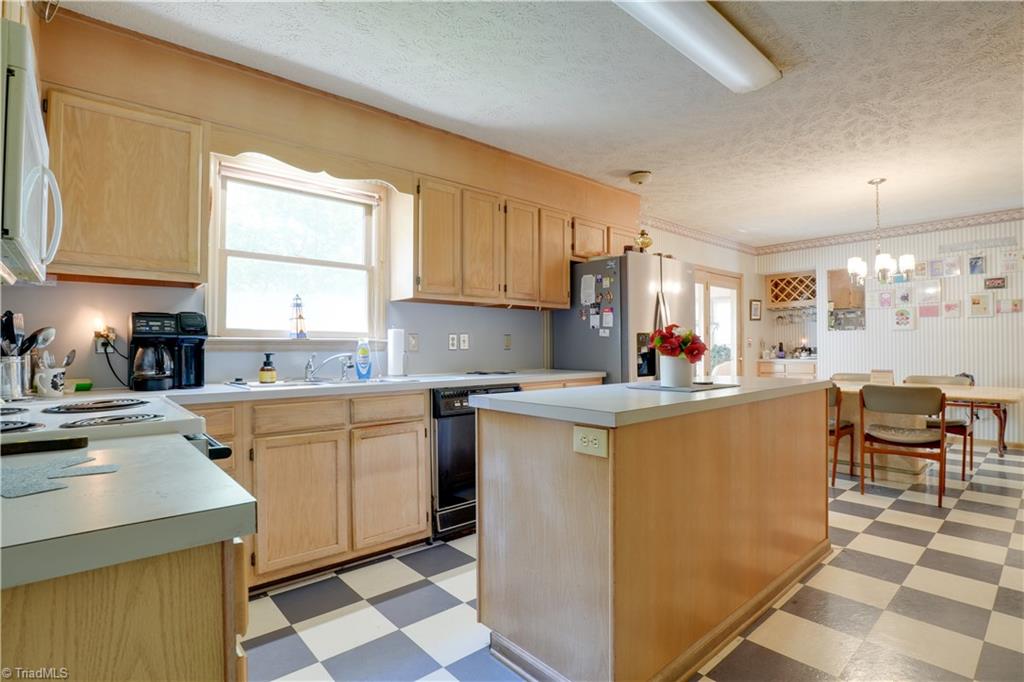 1495 Devaux Road Property Photo 11