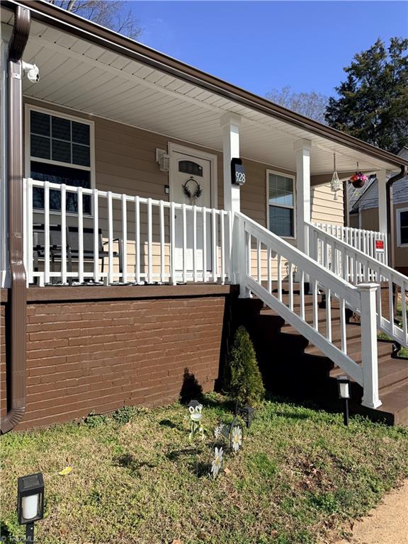 928 E Davis Street Property Photo 1