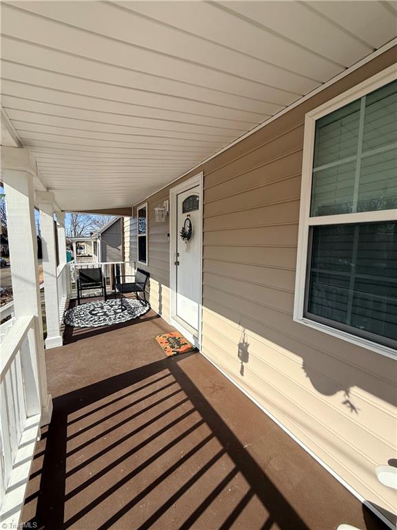 928 E Davis Street Property Photo 14