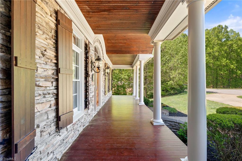 7601 Crossing Ridge Drive Property Photo 4