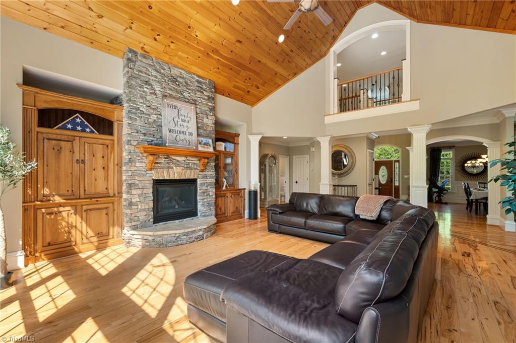 7601 Crossing Ridge Drive Property Photo 13