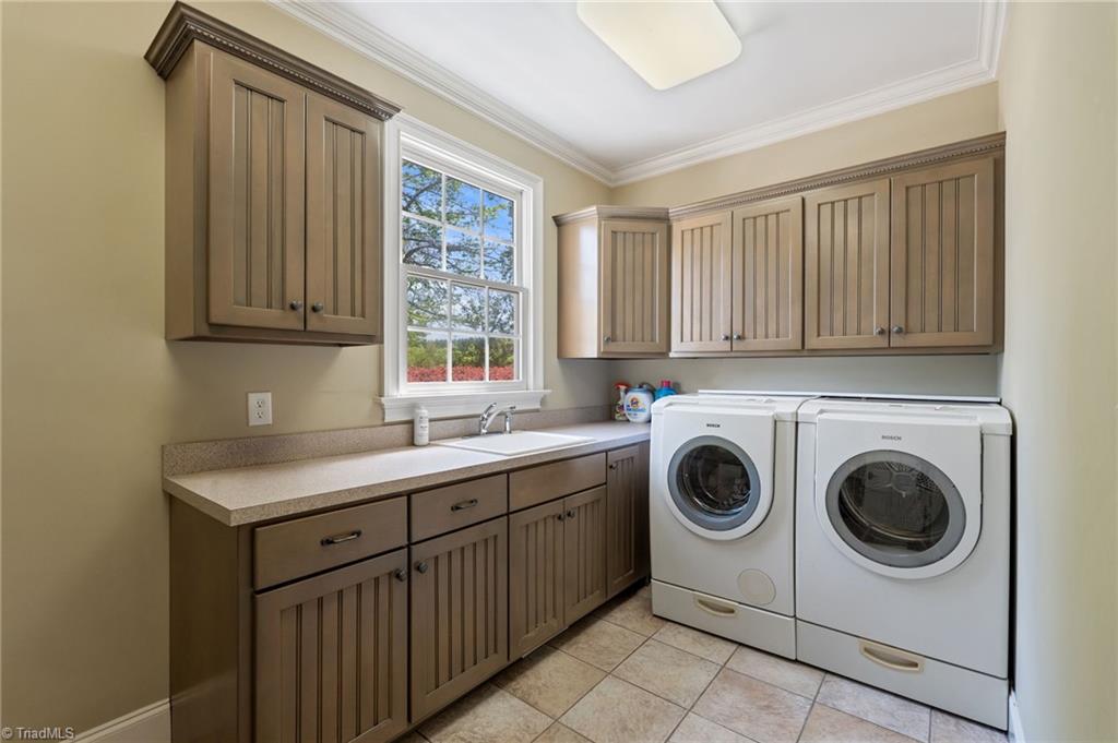 7601 Crossing Ridge Drive Property Photo 19