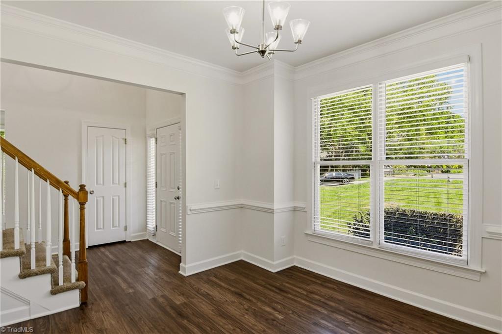471 Kingsmill Drive Property Photo 9
