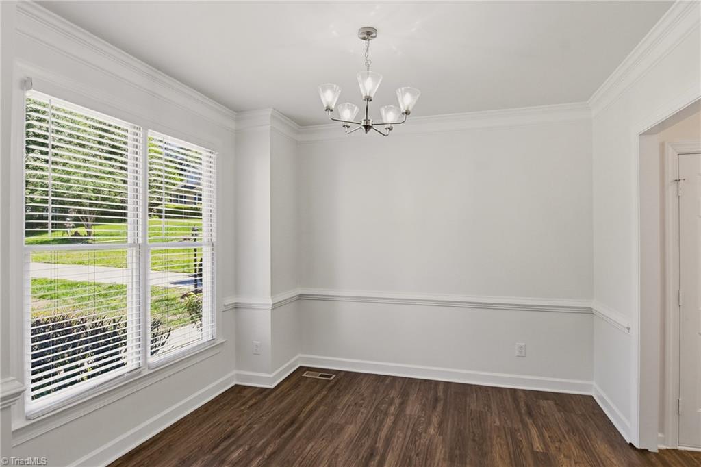 471 Kingsmill Drive Property Photo 10
