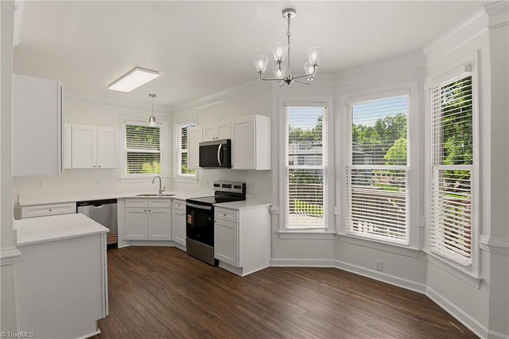 471 Kingsmill Drive Property Photo 13