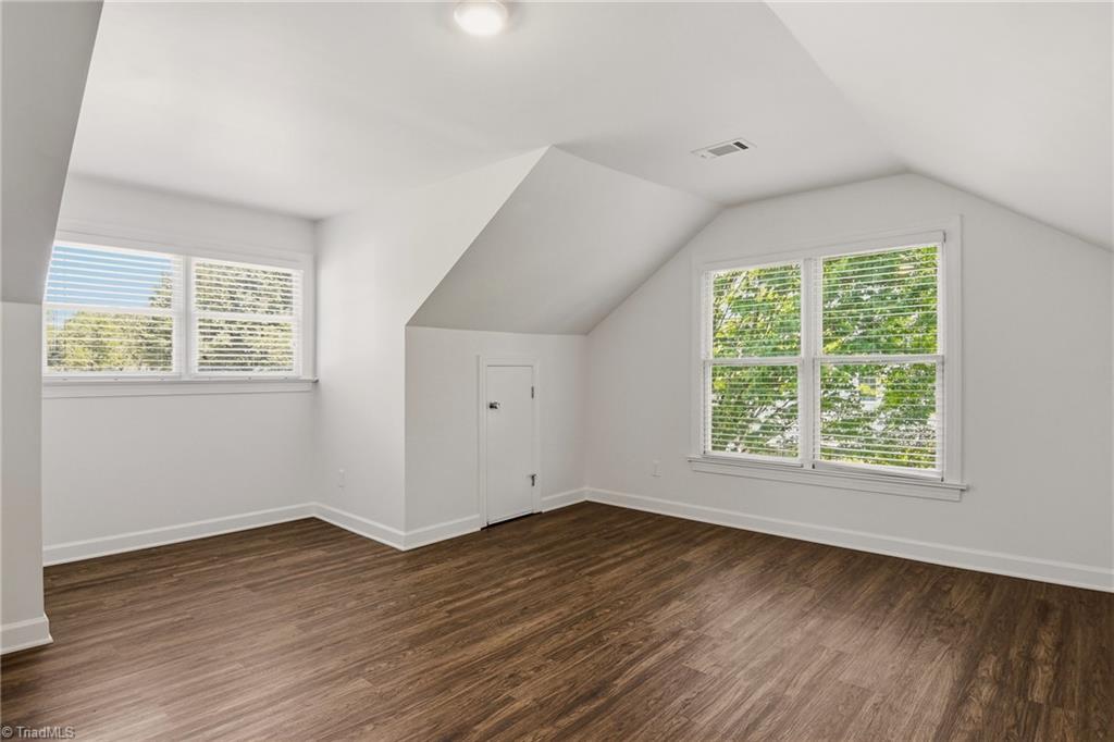 471 Kingsmill Drive Property Photo 25
