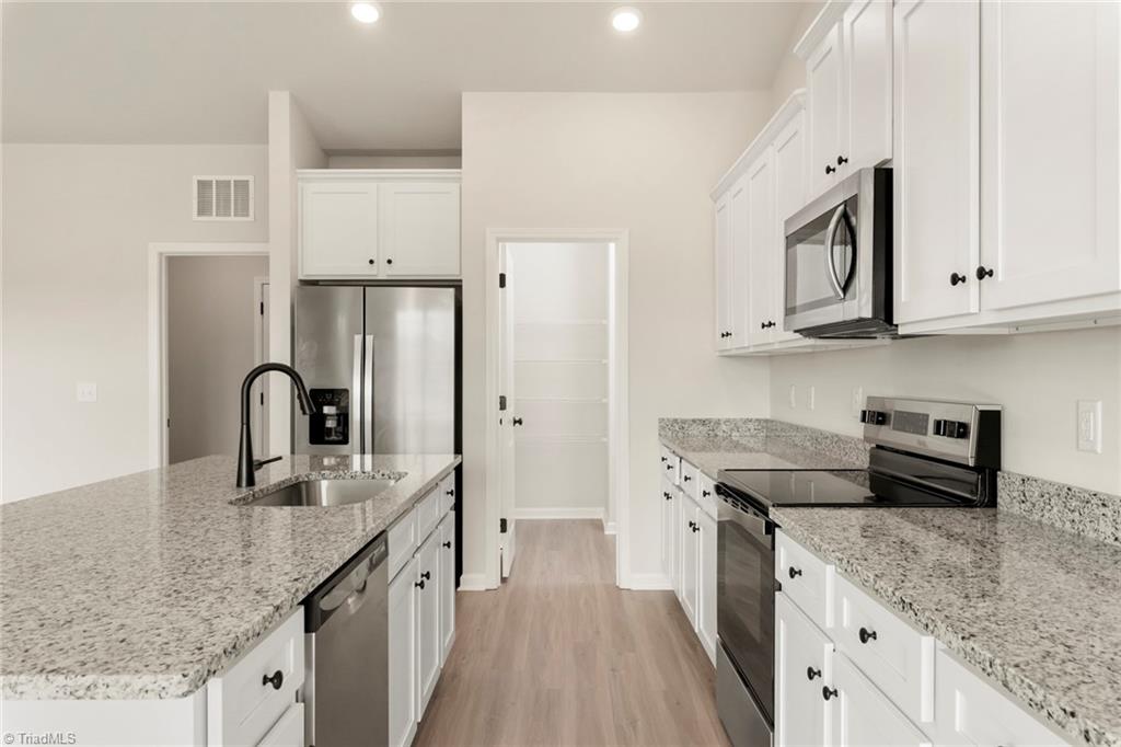 224 Macintosh Drive Property Photo 11