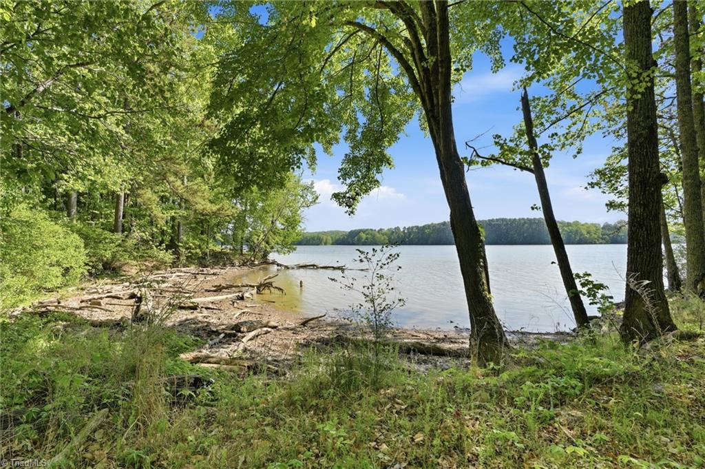 2275 River Road Property Photo 2