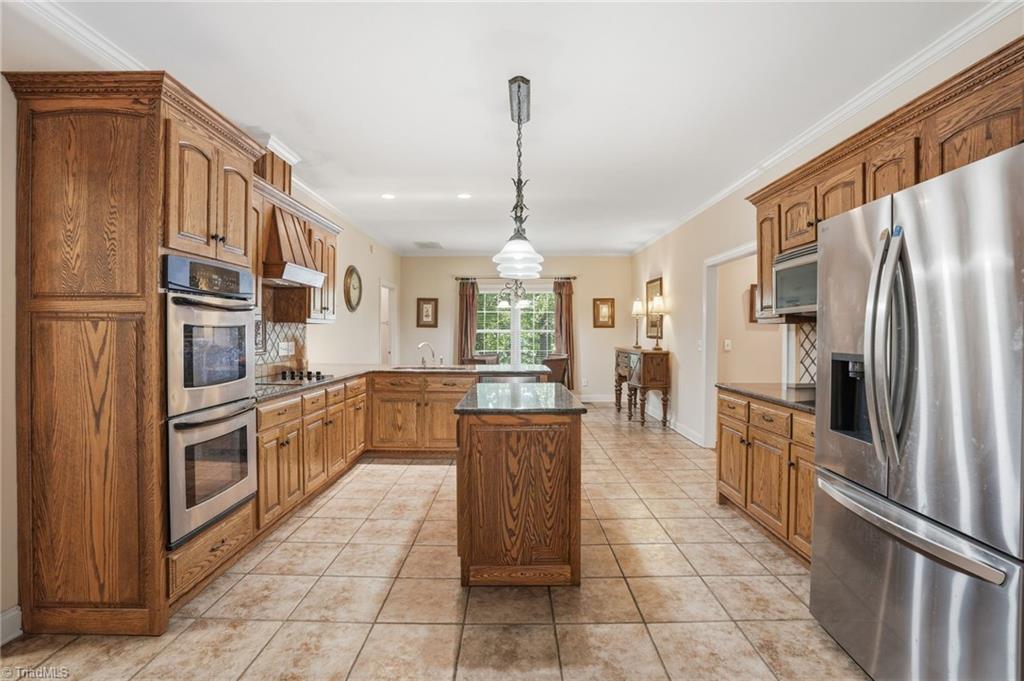 2275 River Road Property Photo 17