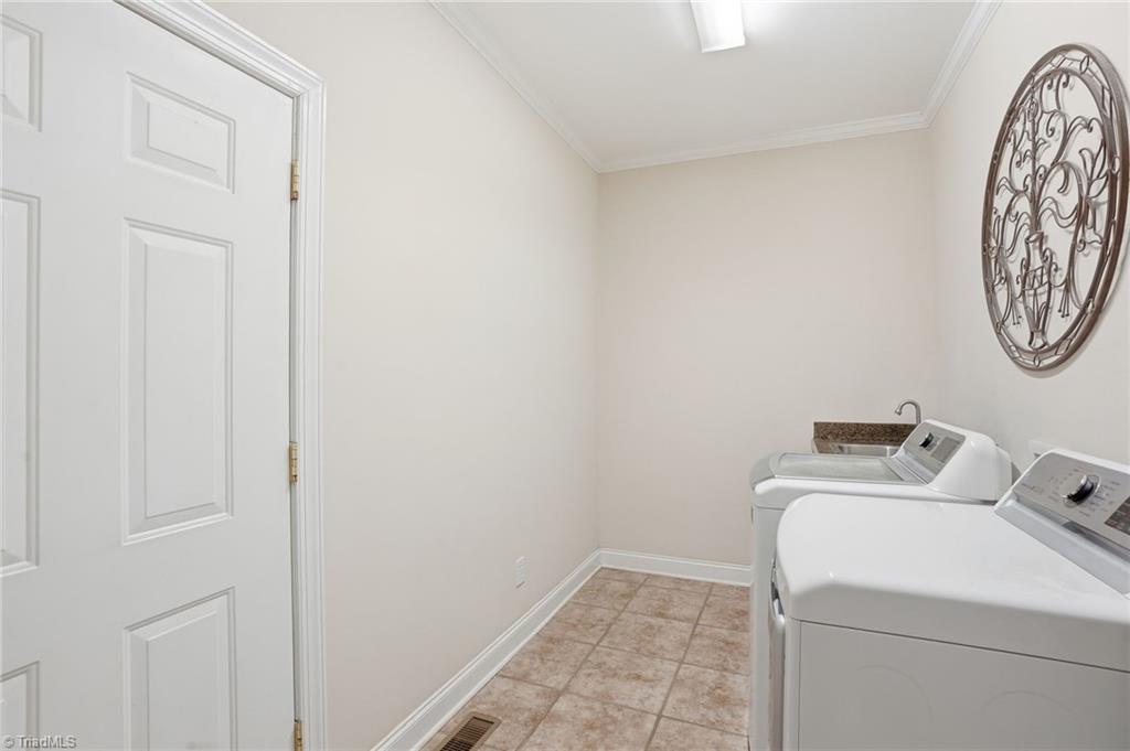 2275 River Road Property Photo 32