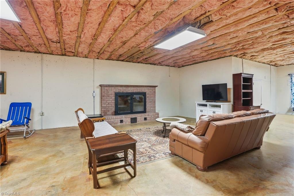 2275 River Road Property Photo 35