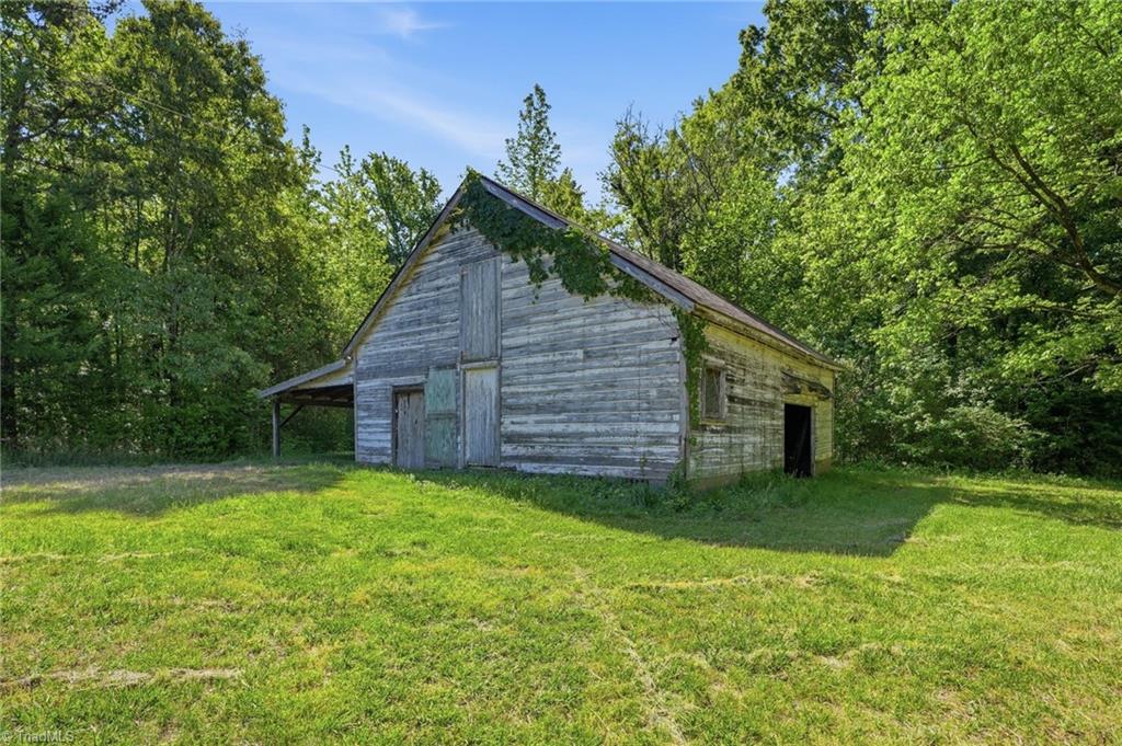 2275 River Road Property Photo 43