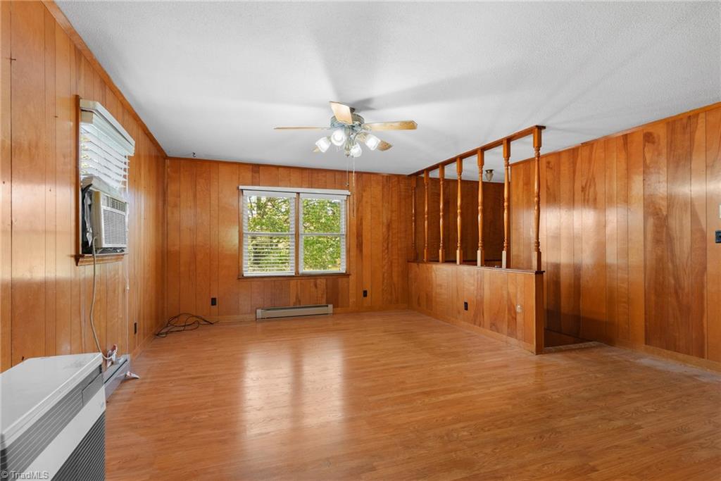 610 Collins Road Property Photo 4