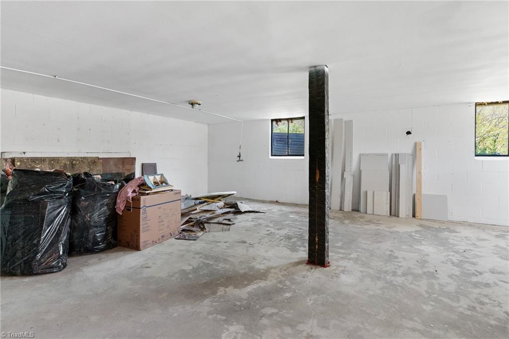 610 Collins Road Property Photo 11