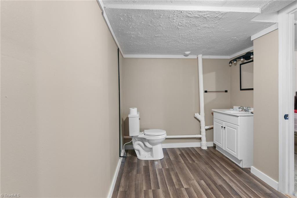 610 Collins Road Property Photo 12