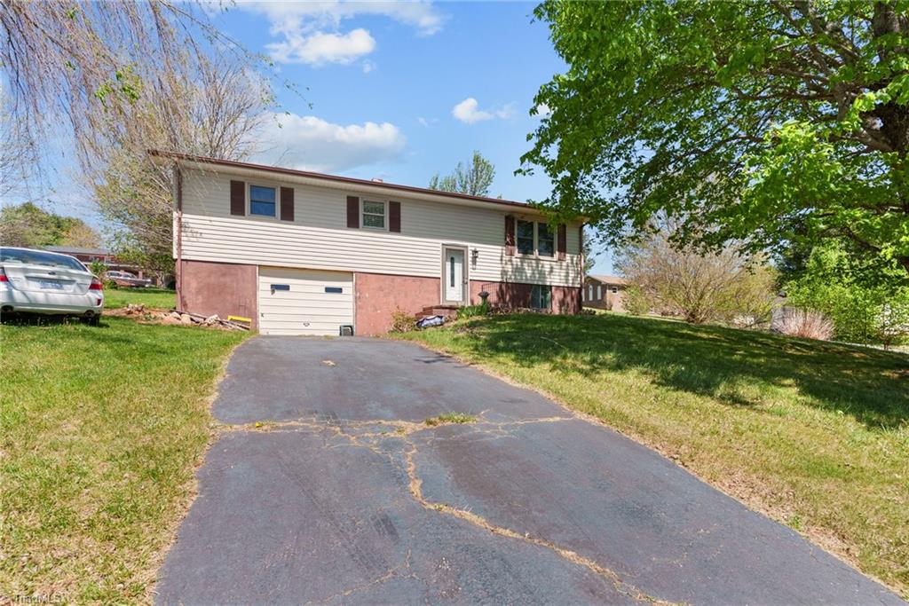 610 Collins Road Property Photo 15