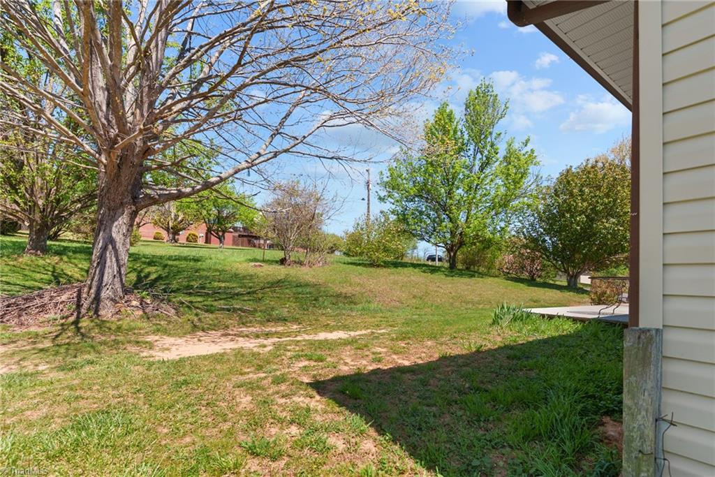 610 Collins Road Property Photo 16