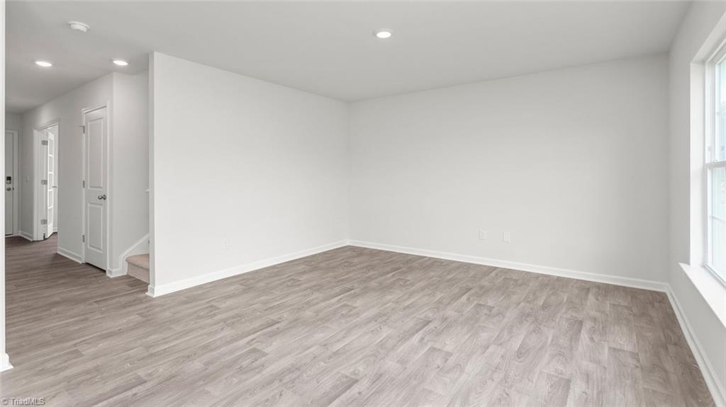 1560 String Drive Property Photo 6
