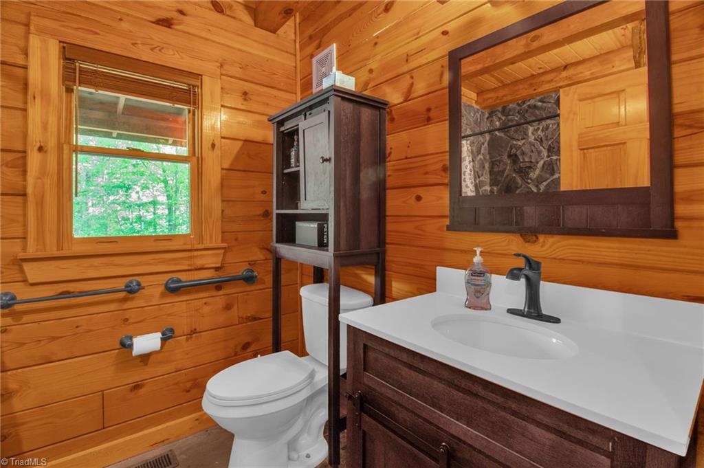 473 Graystone Road Property Photo 7