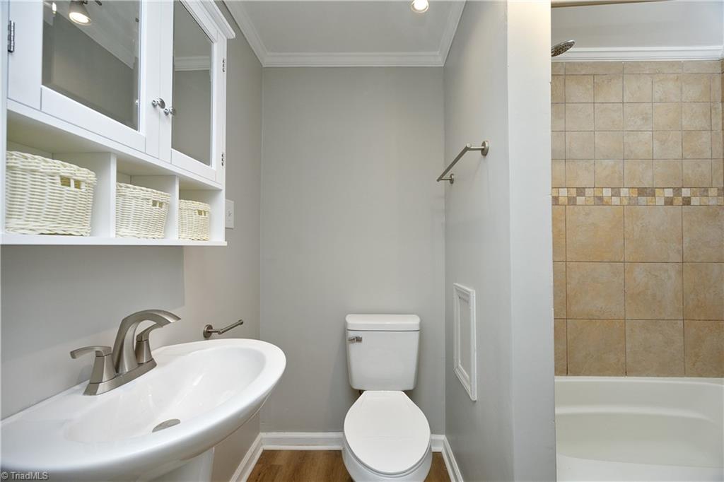 2490 Freshwater Road Property Photo 18