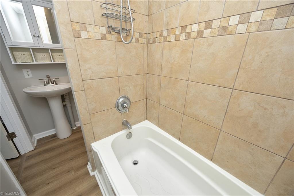 2490 Freshwater Road Property Photo 19