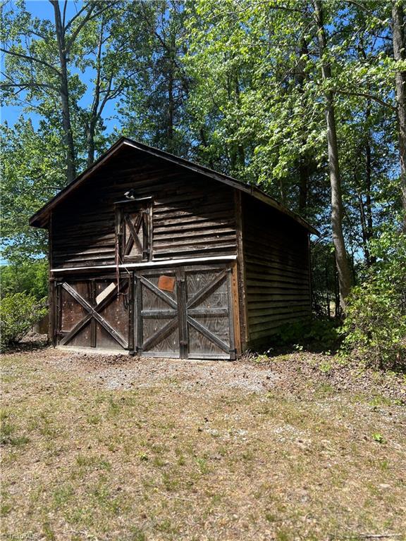 5875 Groometown Road Property Photo 12