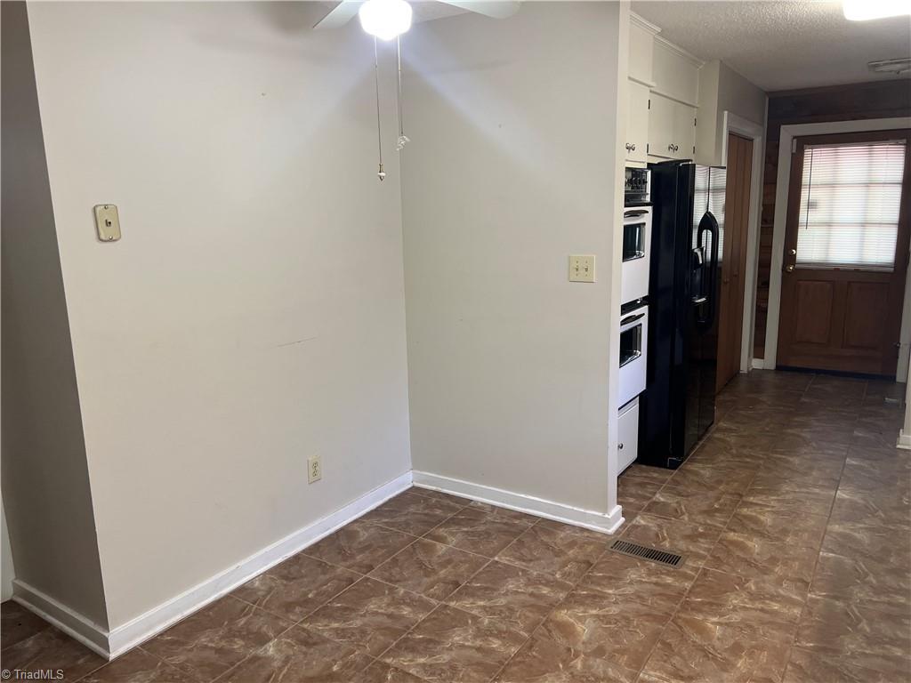 5875 Groometown Road Property Photo 18