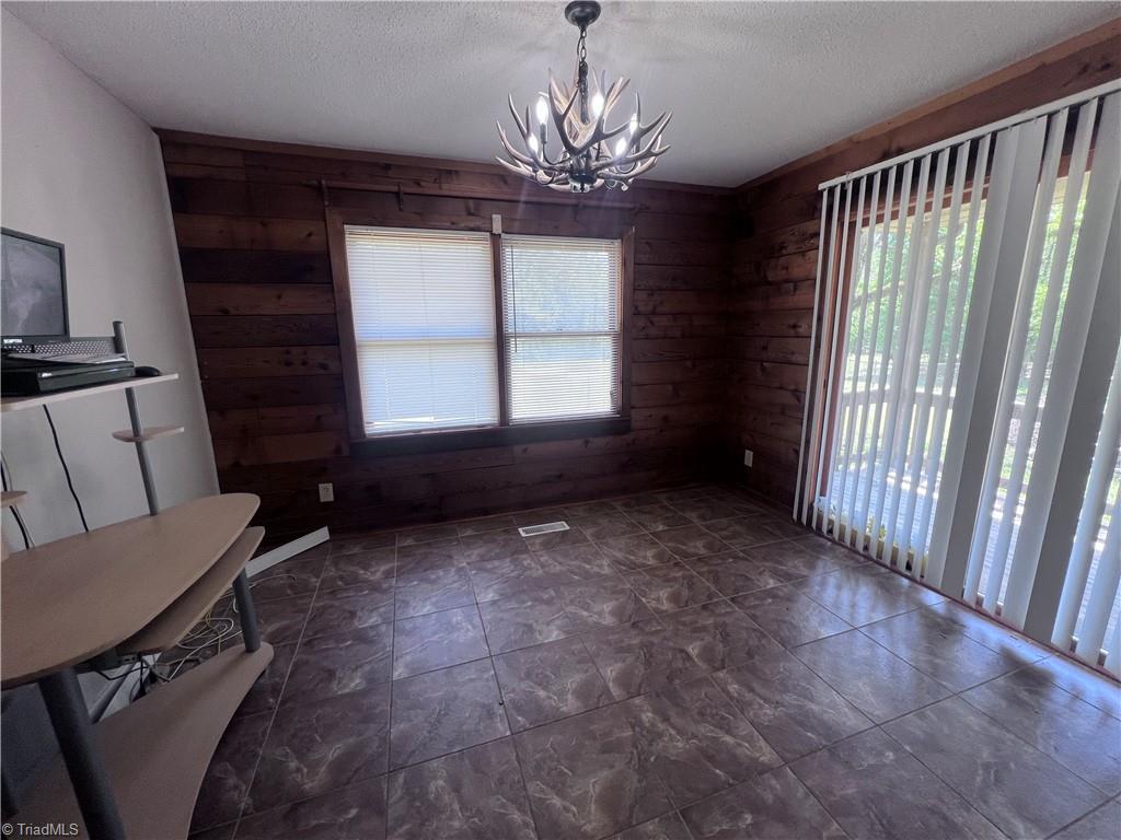 5875 Groometown Road Property Photo 20