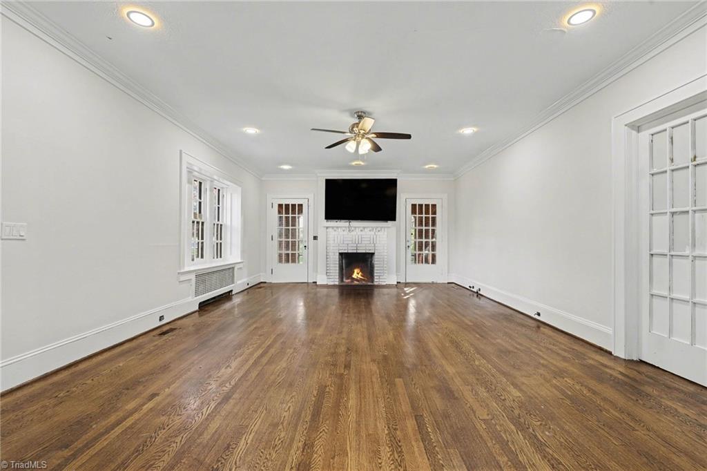 221 Spring Street Property Photo 3