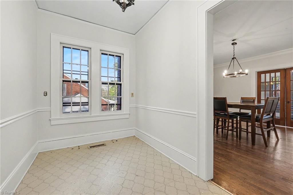 221 Spring Street Property Photo 8
