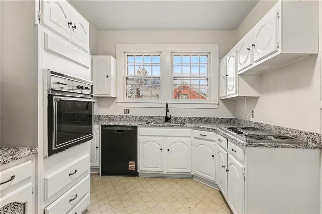 221 Spring Street Property Photo 9