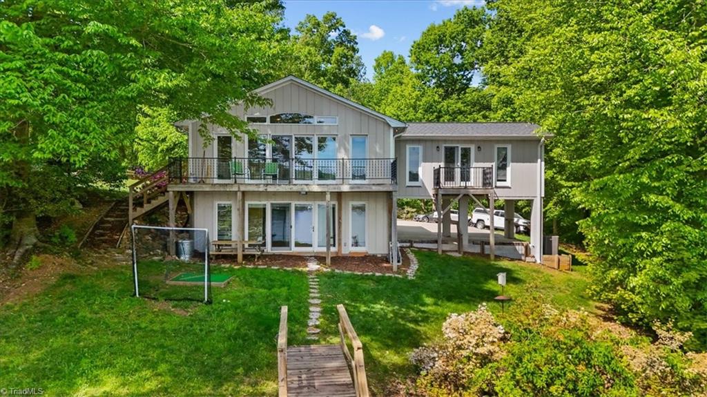 330 Hillview Drive Property Photo 1