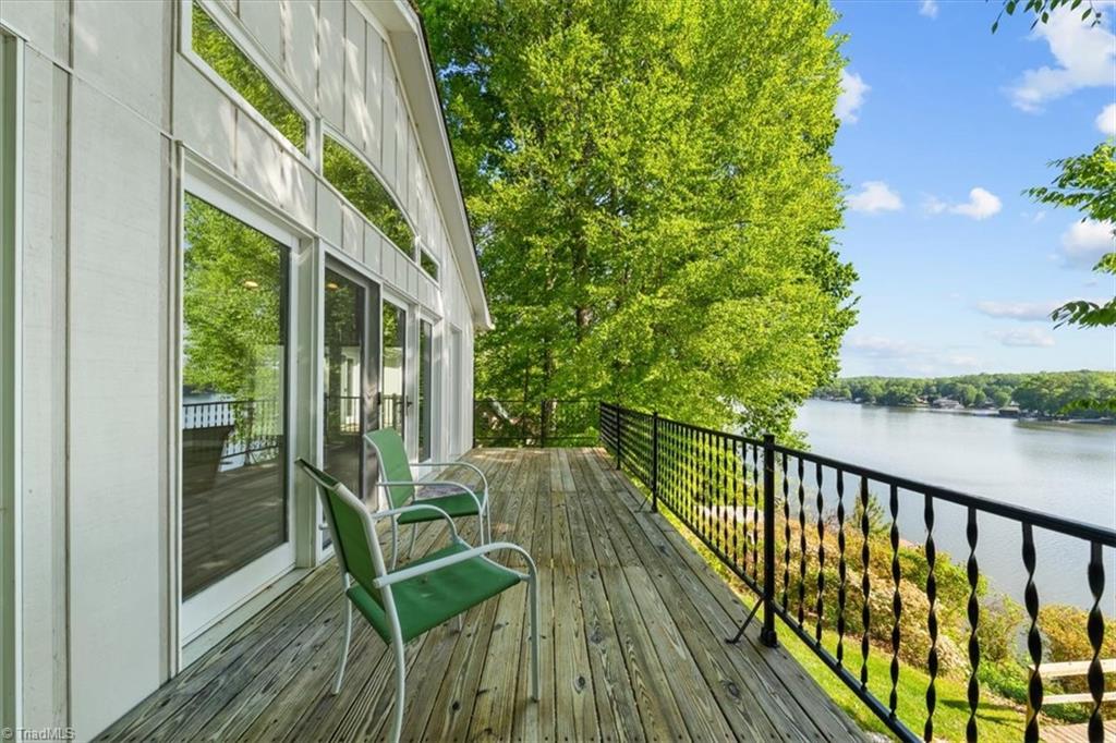 330 Hillview Drive Property Photo 6