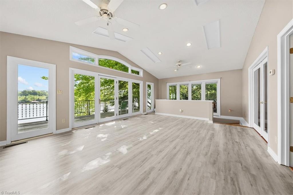 330 Hillview Drive Property Photo 10