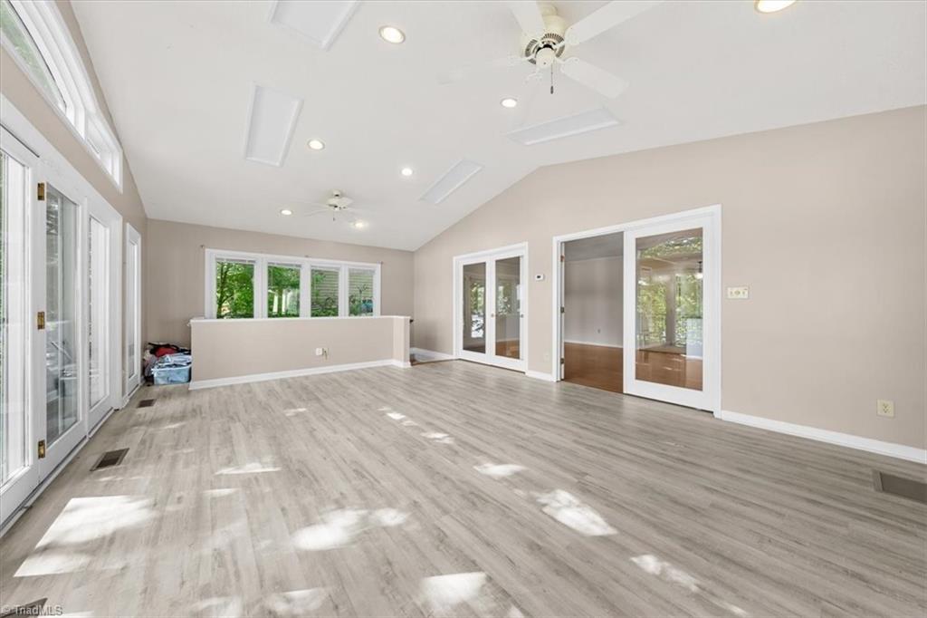 330 Hillview Drive Property Photo 11
