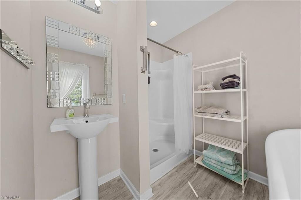 330 Hillview Drive Property Photo 34