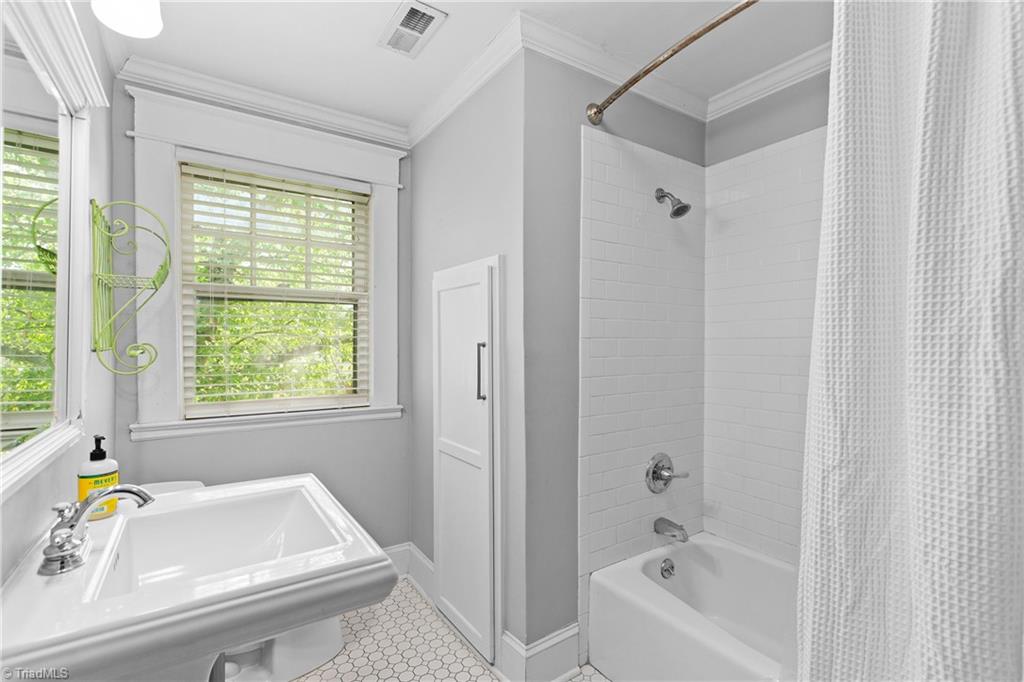 601 Colonial Drive Property Photo 25