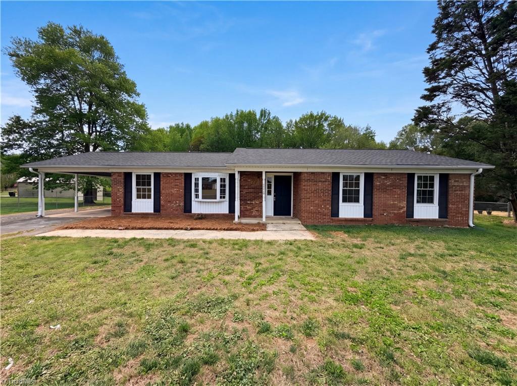 2440 Londonderry Road Property Photo 1