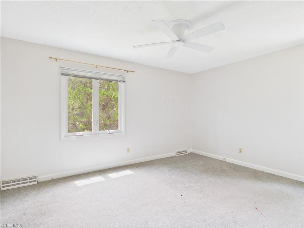 904 Fairidge Drive Property Photo 33
