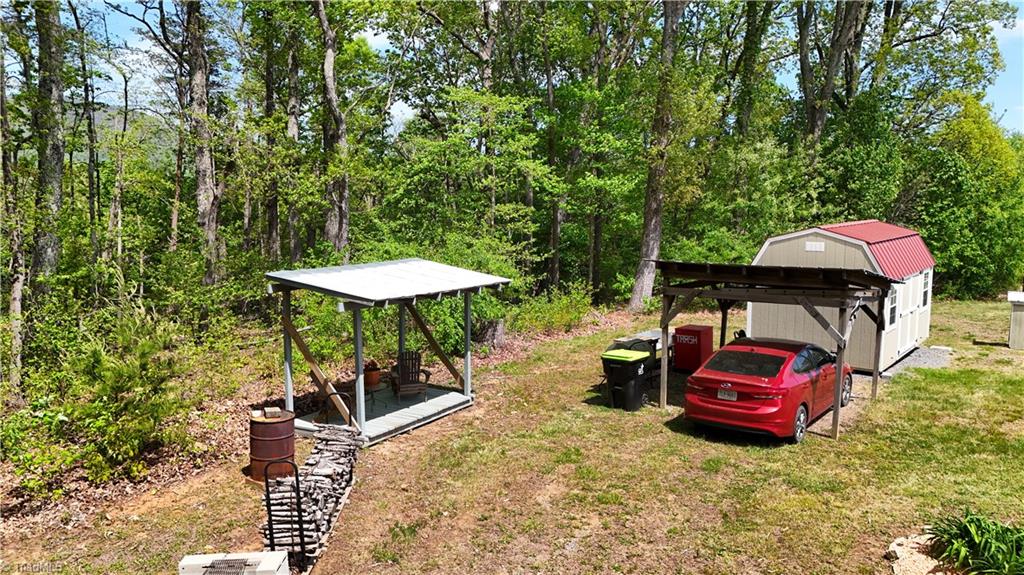 60 Edwin Property Photo 23