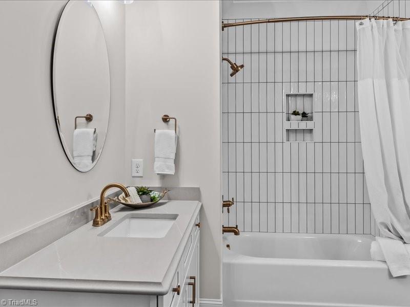 7521 Shadow Creek Drive Property Photo 34