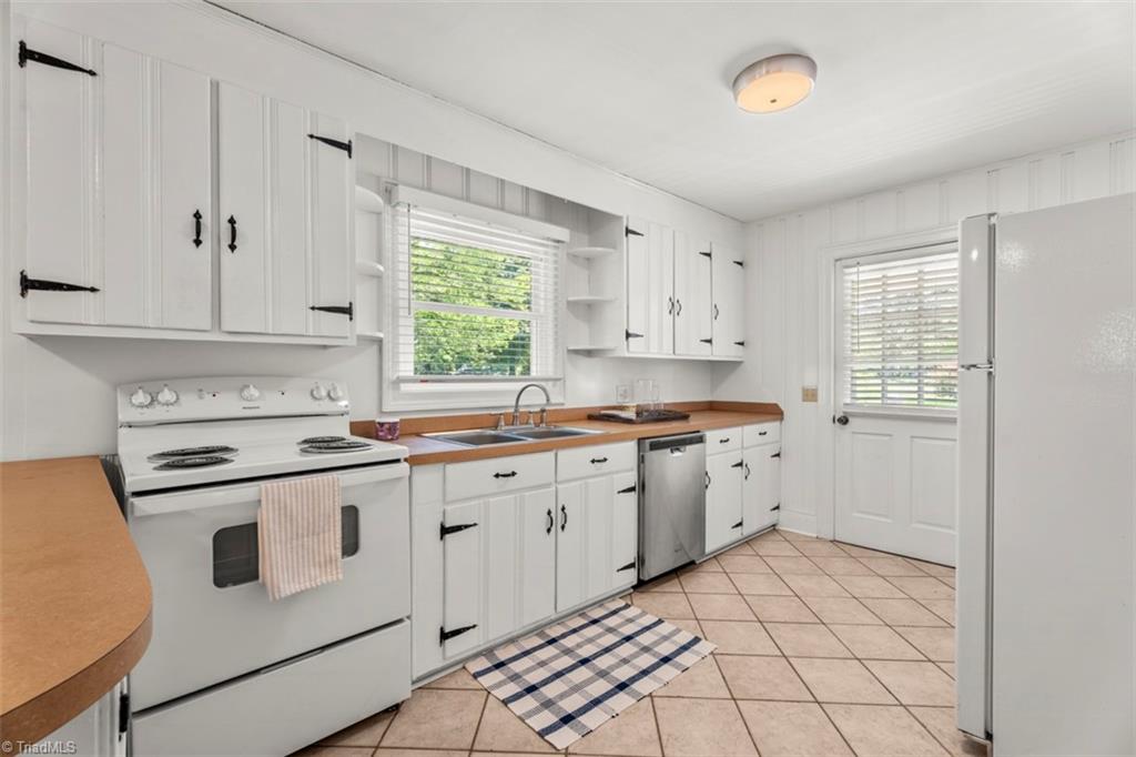 213 Old Westfield Road Property Photo 17