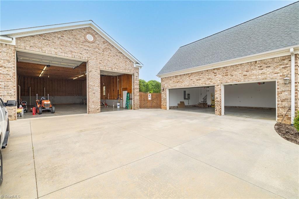 8204 Brotherstwo Road Property Photo 7