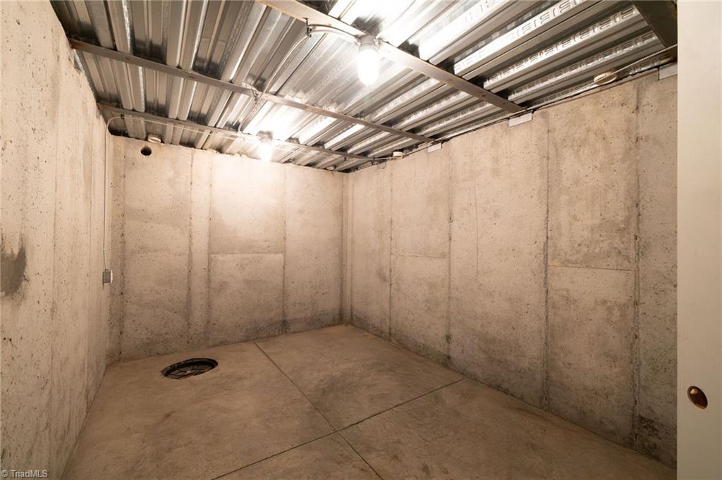 8204 Brotherstwo Road Property Photo 11