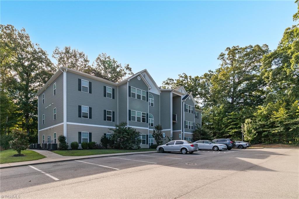 2608 Pennoak Way # F Property Photo 3